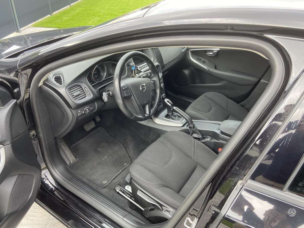 Volvo V40, 2.0 l., Хэтчбек