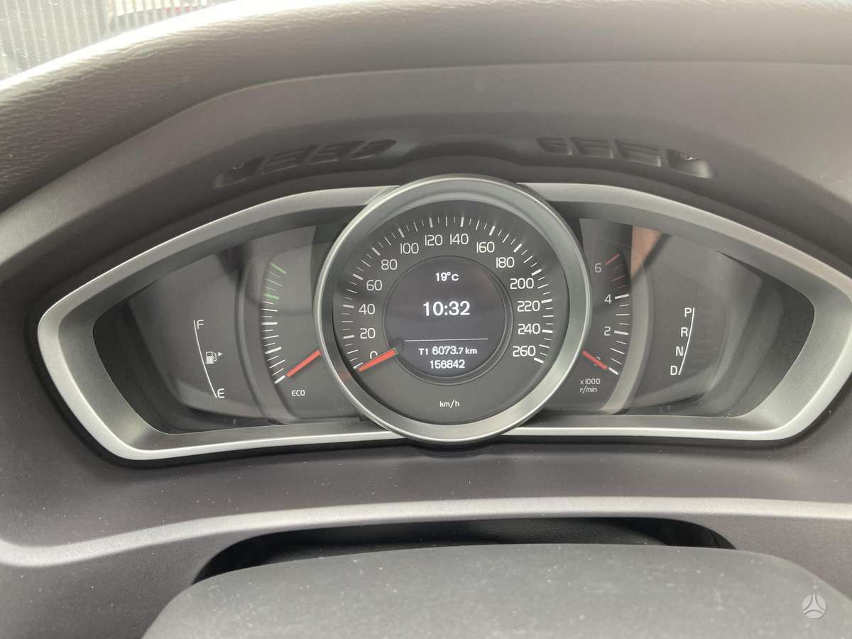 Volvo V40, 2.0 l., Хэтчбек