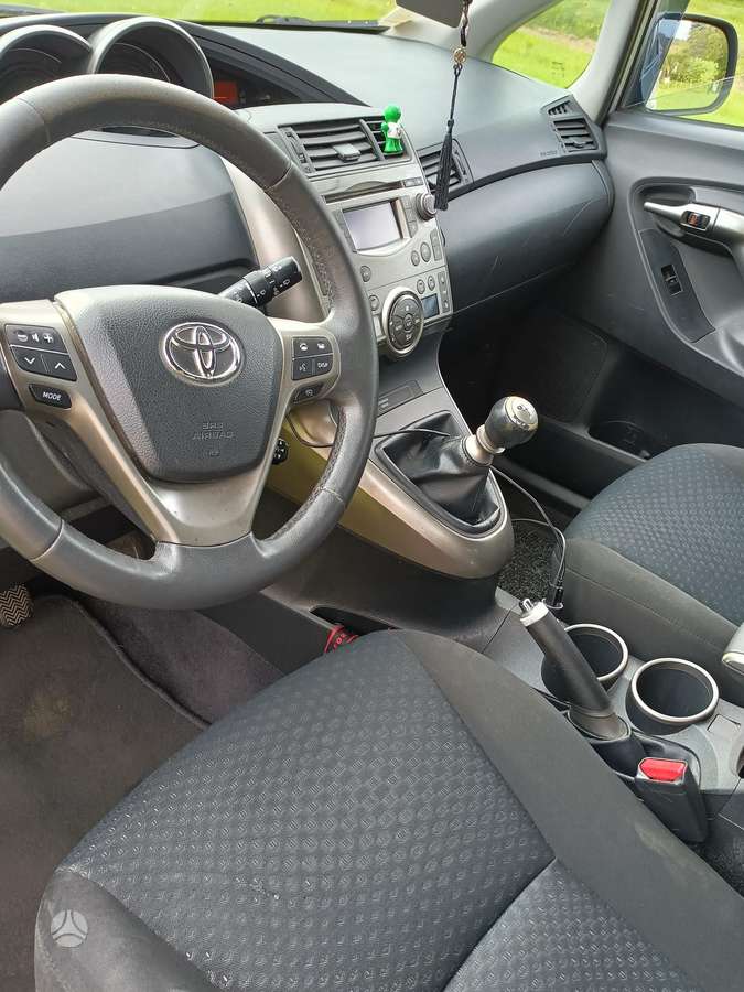 Toyota Verso - 5
