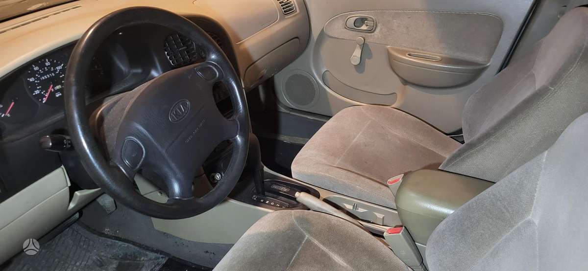 Kia Sephia, 1.8 l., Седан