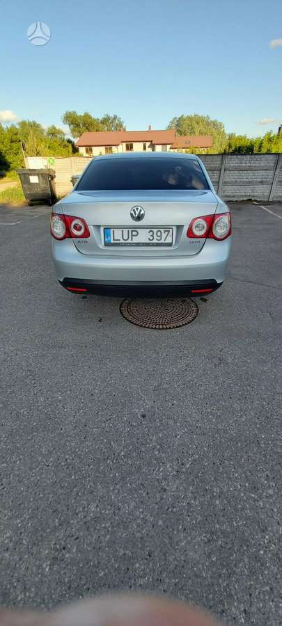 Volkswagen Jetta - 3