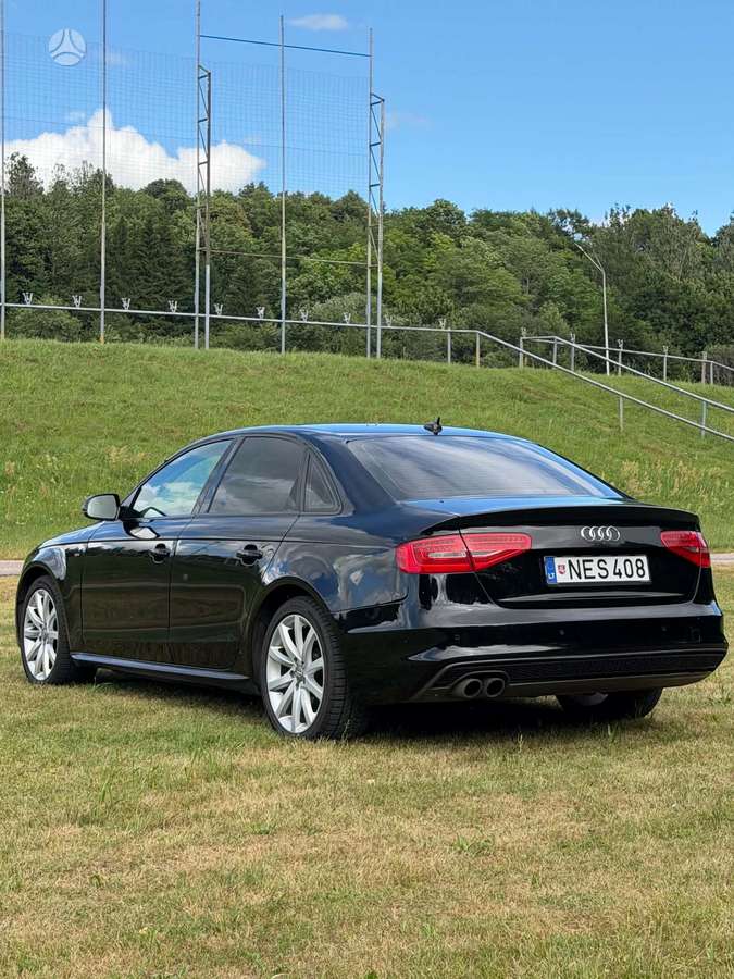 Audi A4, 2.0 l., saloon / sedan