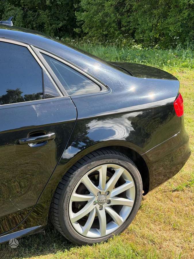 Audi A4, 2.0 l., saloon / sedan