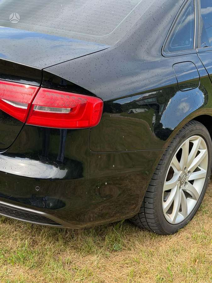Audi A4, 2.0 l., saloon / sedan