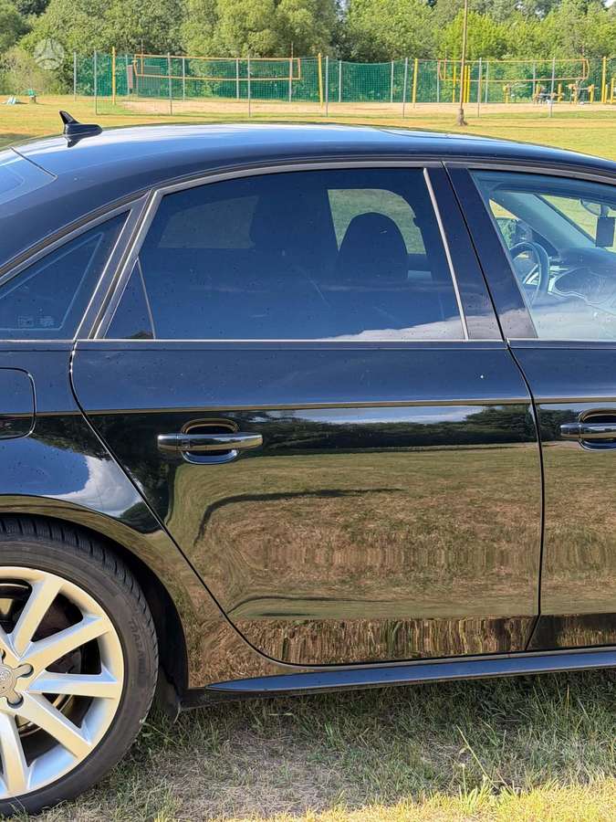 Audi A4, 2.0 l., saloon / sedan