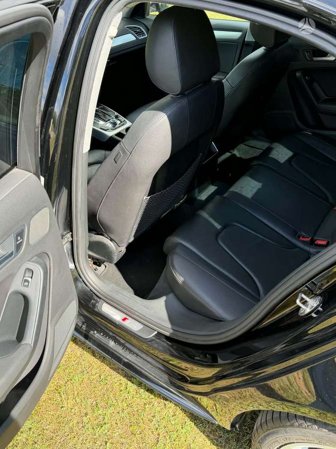 Audi A4, 2.0 l., saloon / sedan