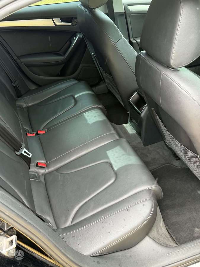 Audi A4, 2.0 l., saloon / sedan