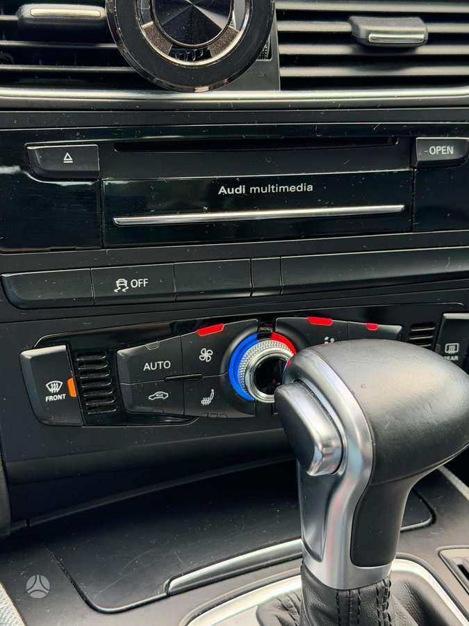 Audi A4, 2.0 l., saloon / sedan