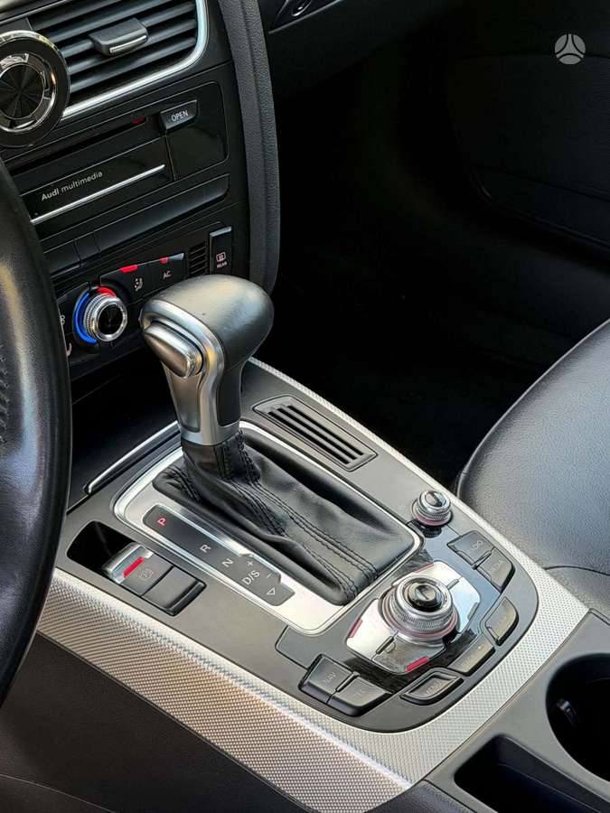 Audi A4, 2.0 l., saloon / sedan