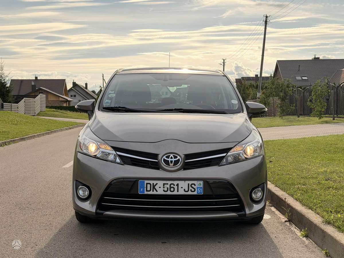 Toyota Verso - 3
