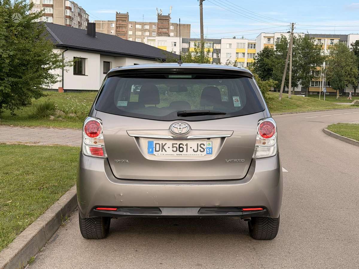 Toyota Verso - 4