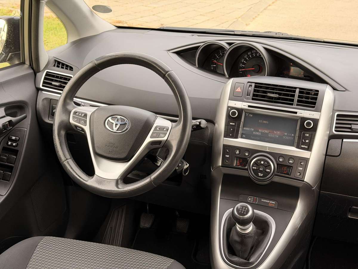 Toyota Verso - 5