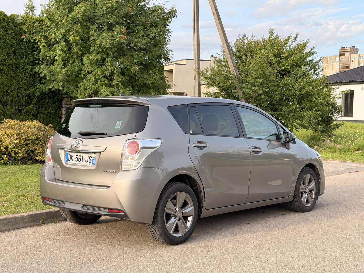 Toyota Verso - 9