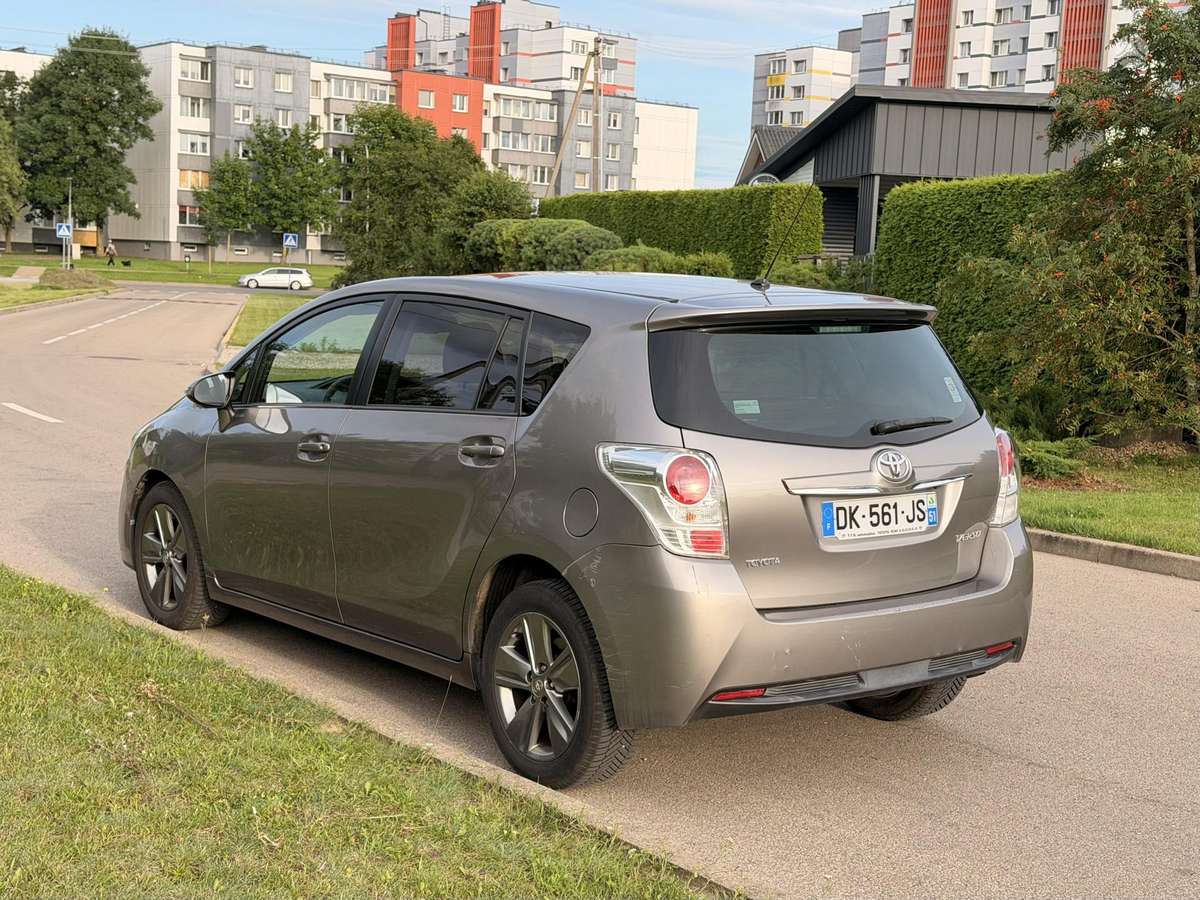 Toyota Verso - 8