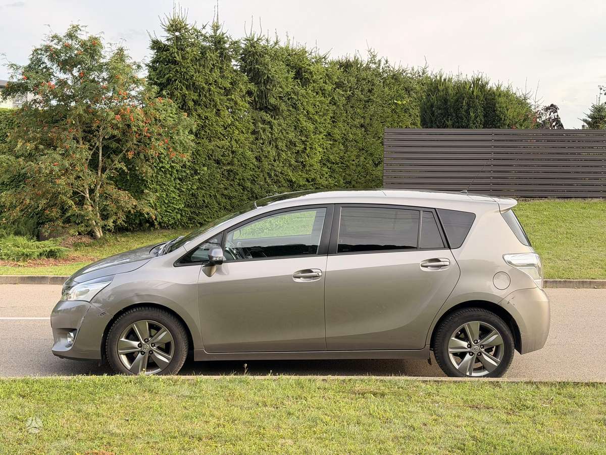 Toyota Verso - 7