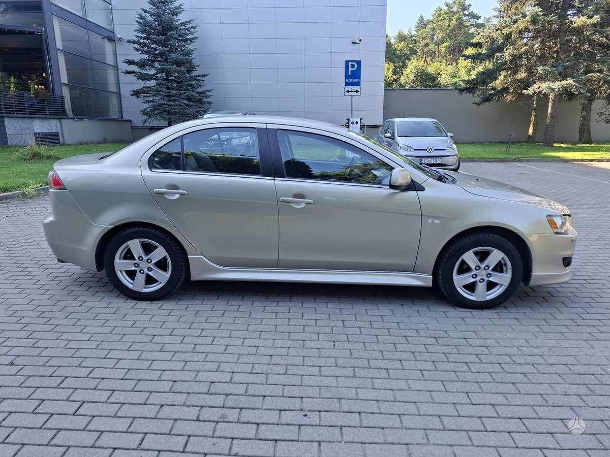 Mitsubishi Lancer, 1.8 l., Седан
