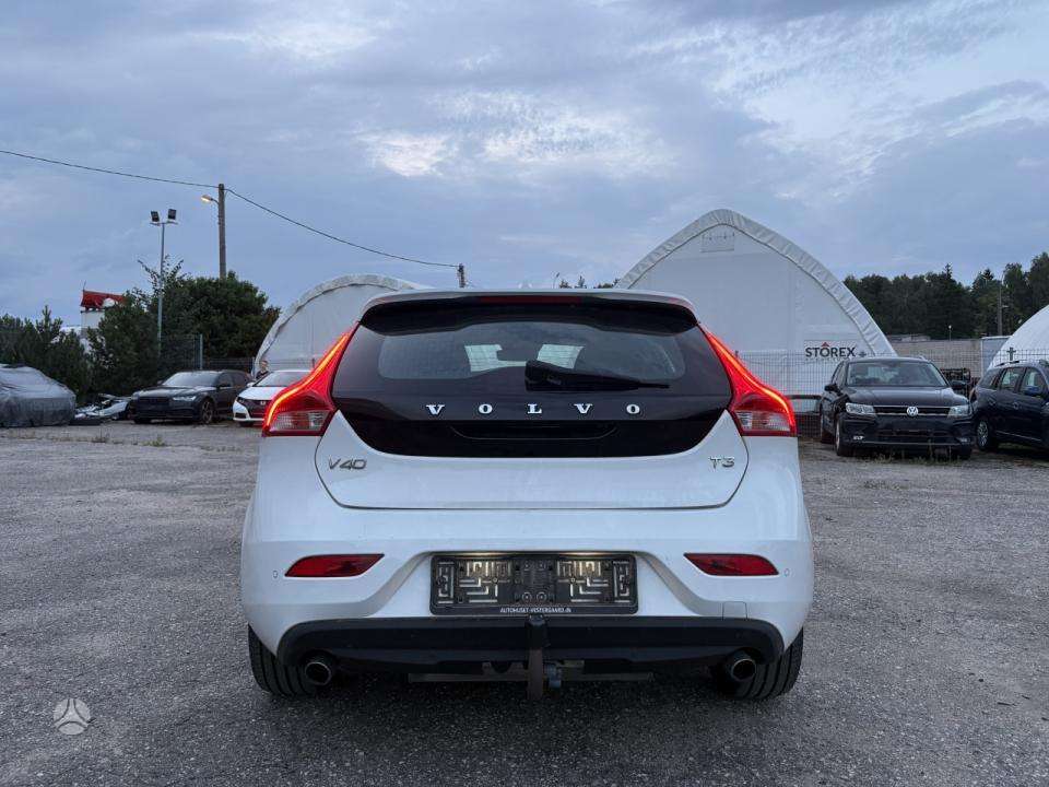 Volvo V40, 1.5 l., hatchback