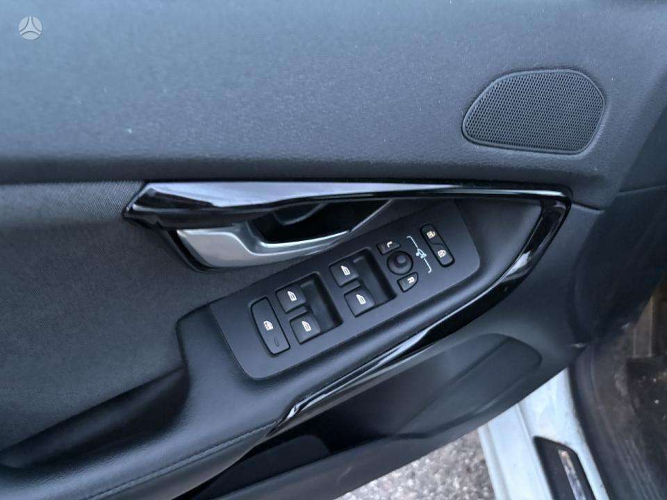 Volvo V40, 1.5 l., hatchback
