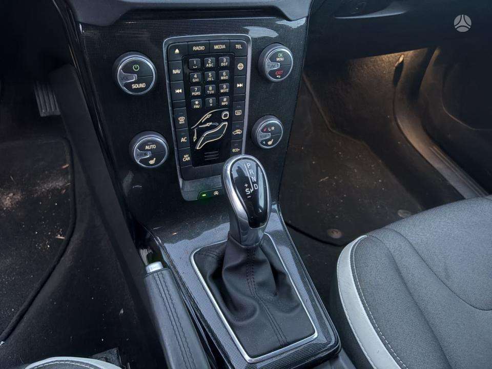 Volvo V40, 1.5 l., hatchback