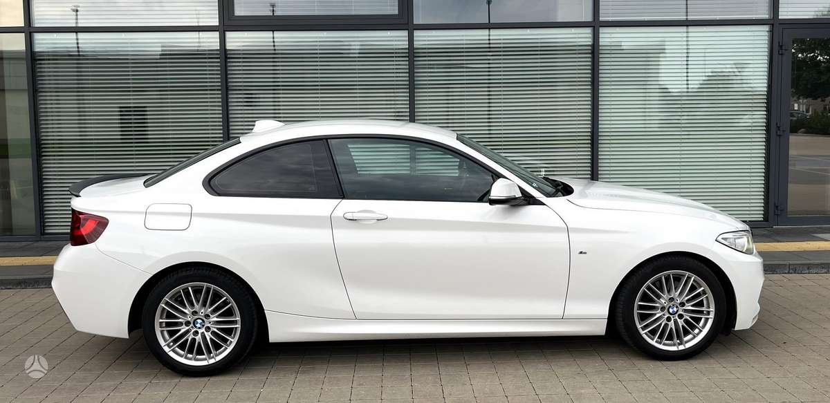BMW 220, 2.0 l., coupe