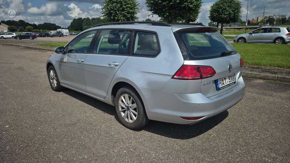 Volkswagen Golf - 6