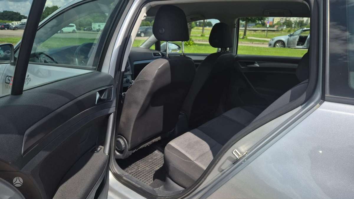 Volkswagen Golf - 9