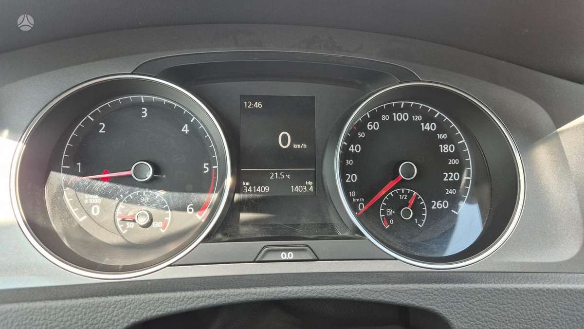 Volkswagen Golf - 11