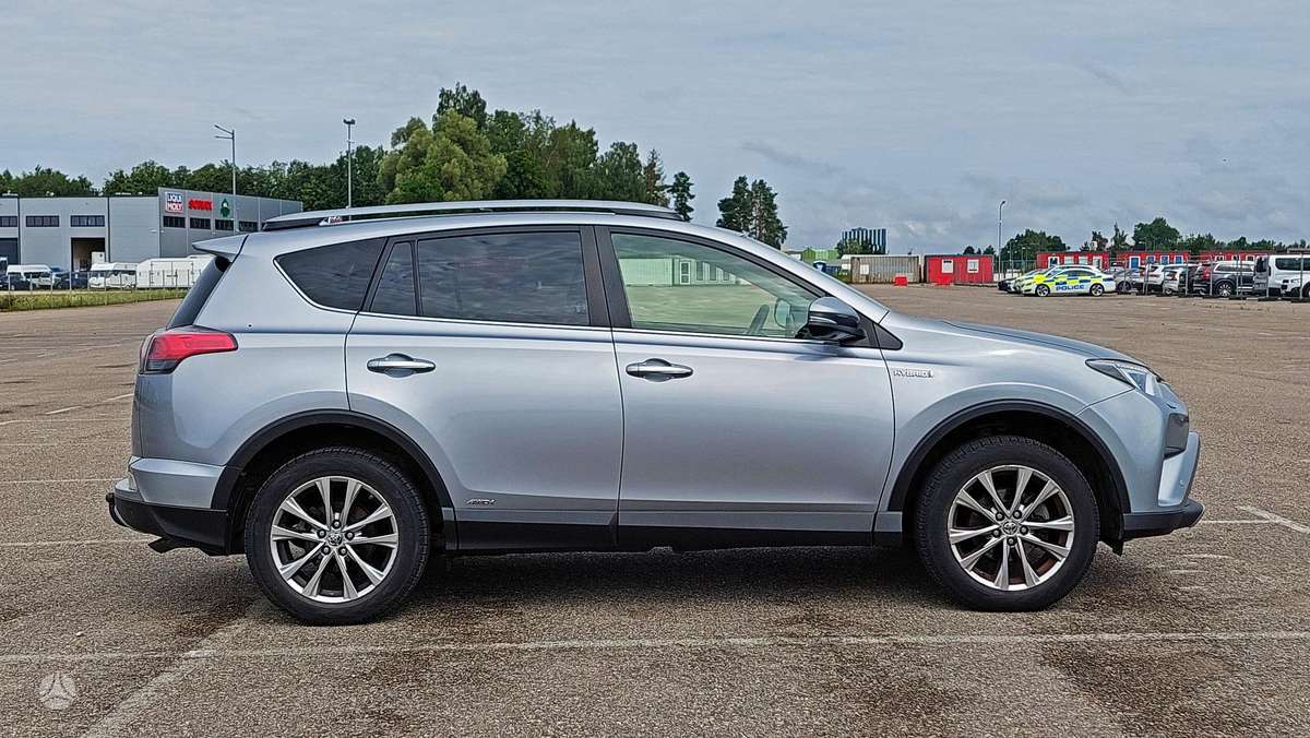 Toyota RAV4 - 6