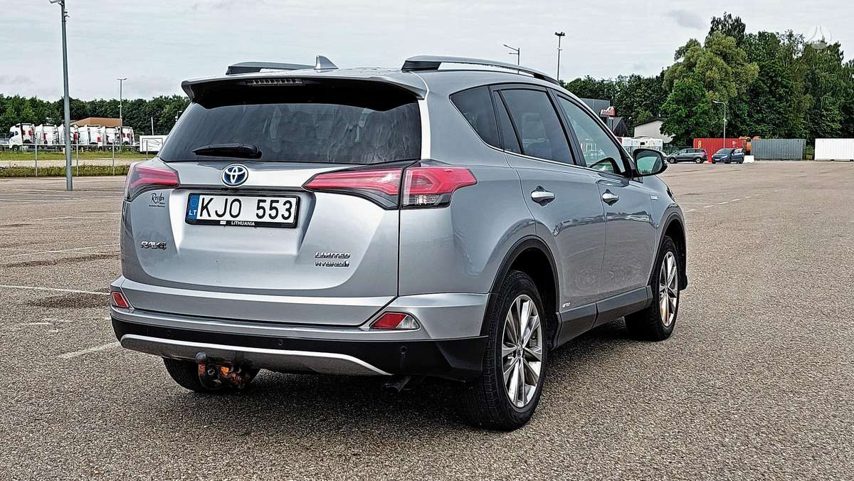 Toyota RAV4 - 8