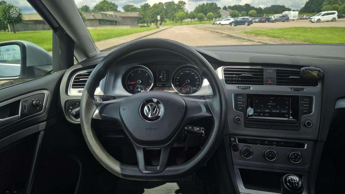 Volkswagen Golf - 12