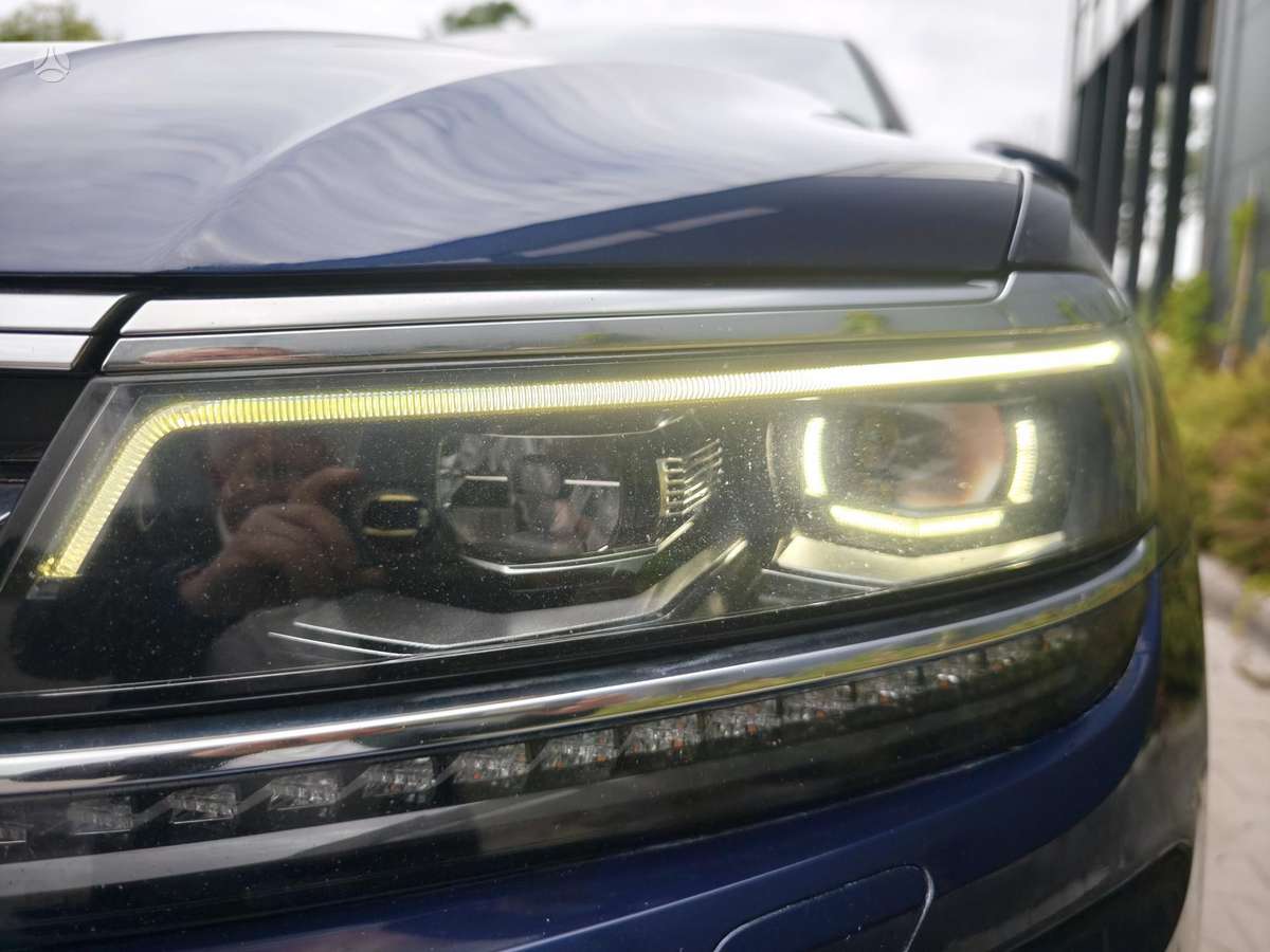 Volkswagen Tiguan - 9