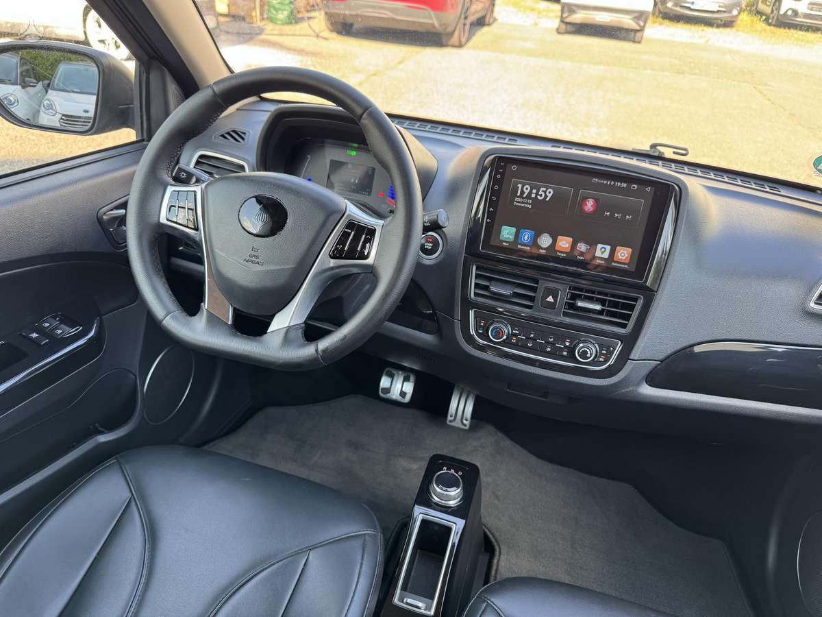 Zhidou KWB, 27 kWh, hatchback
