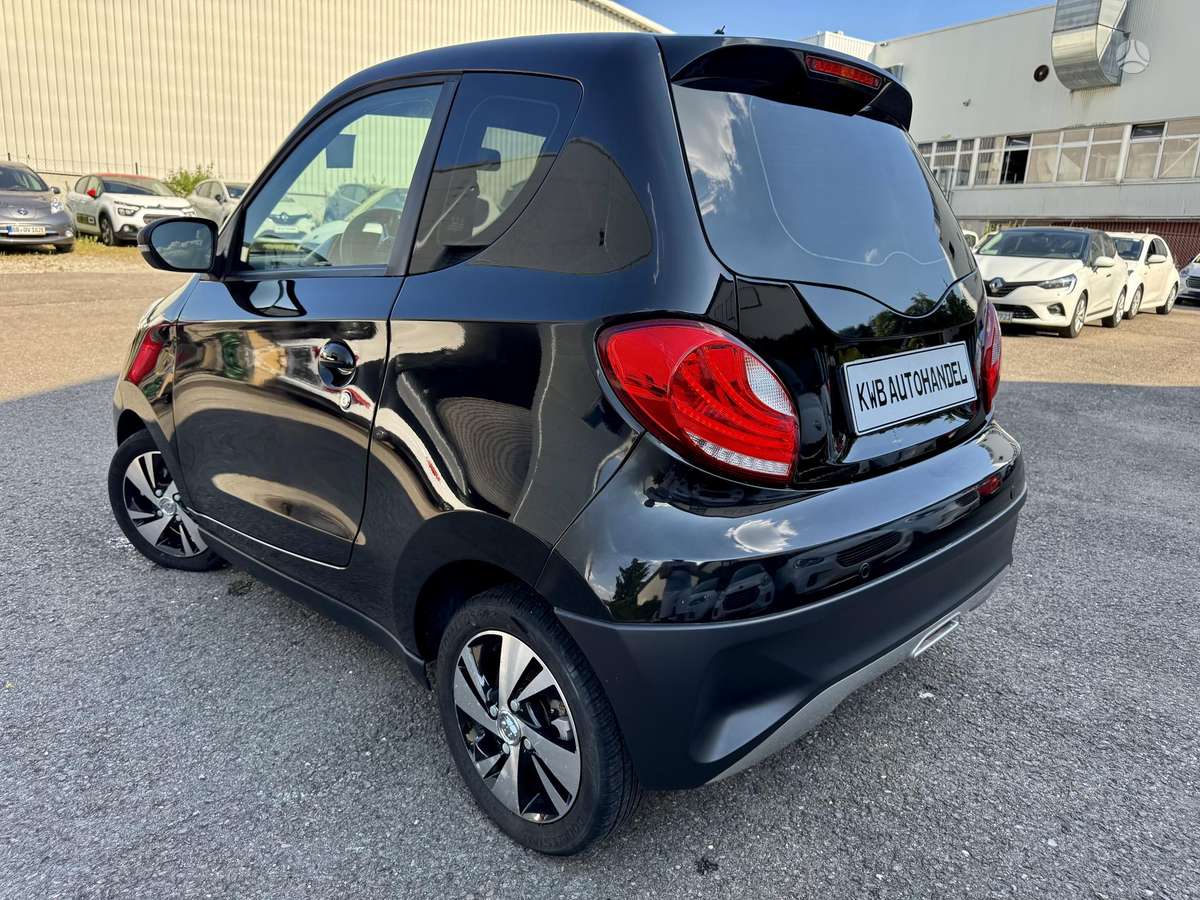 Zhidou KWB, 27 kWh, hatchback