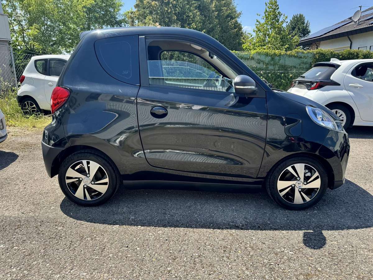 Zhidou KWB, 27 kWh, hatchback