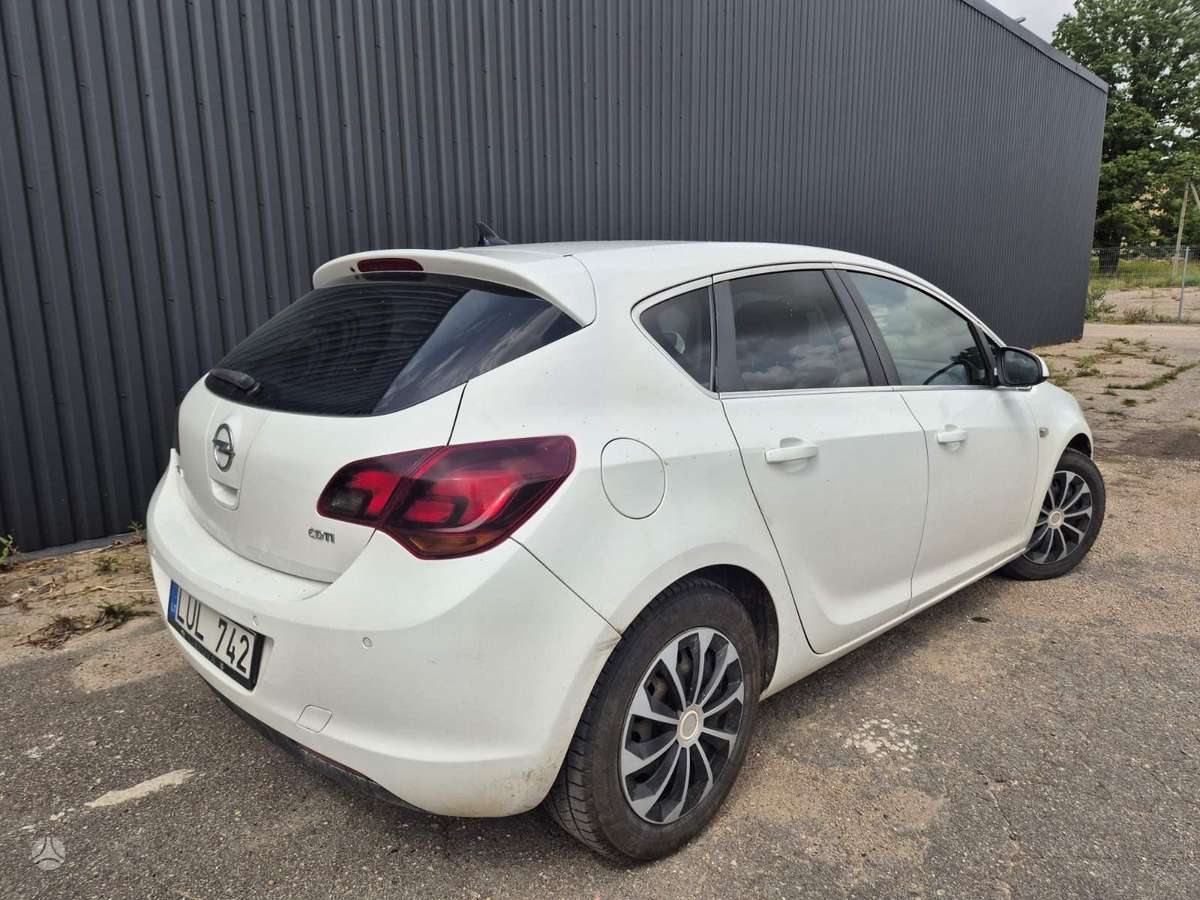 Opel Astra, 1.7 l., Хэтчбек