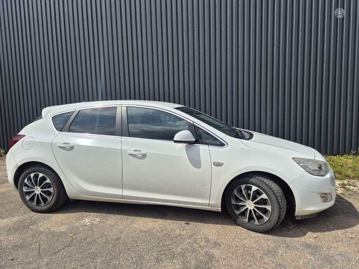 Opel Astra, 1.7 l., Хэтчбек