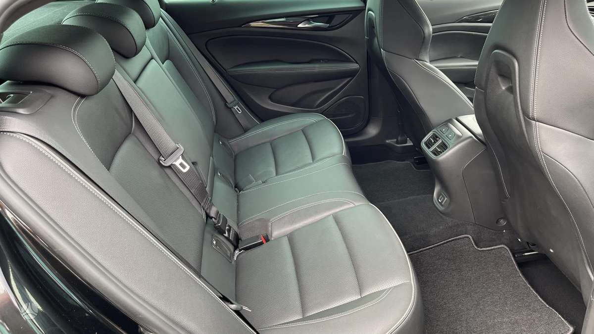 Opel Insignia, 2.0 l., hatchback