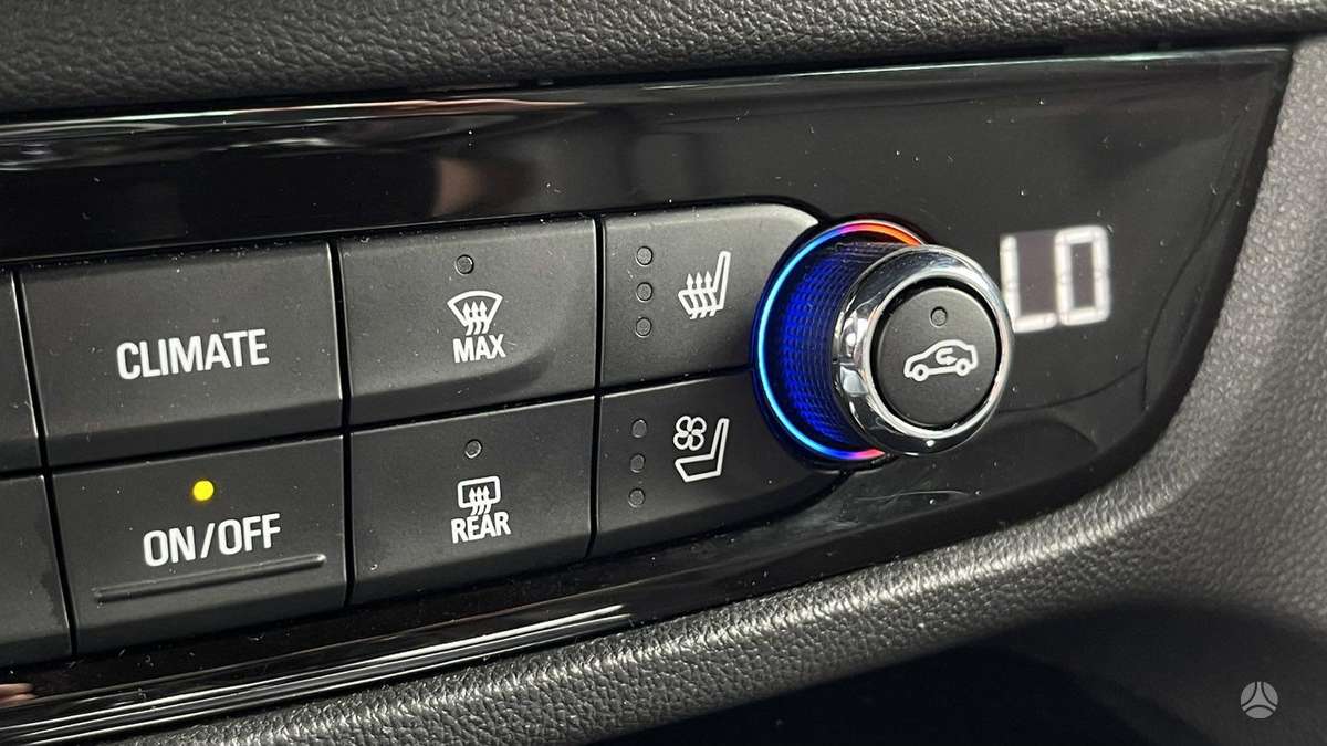 Opel Insignia, 2.0 l., hatchback