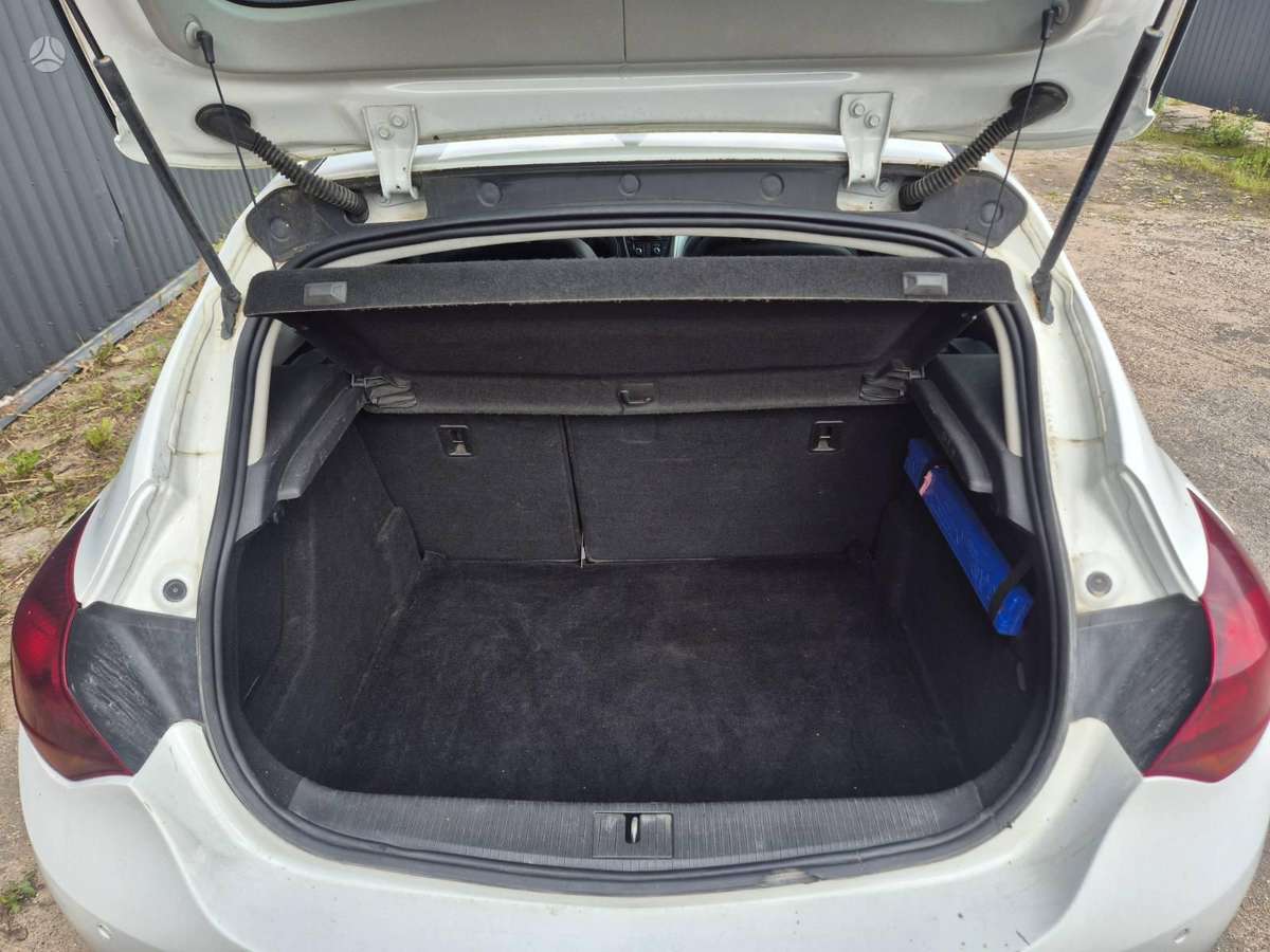 Opel Astra, 1.7 l., Хэтчбек