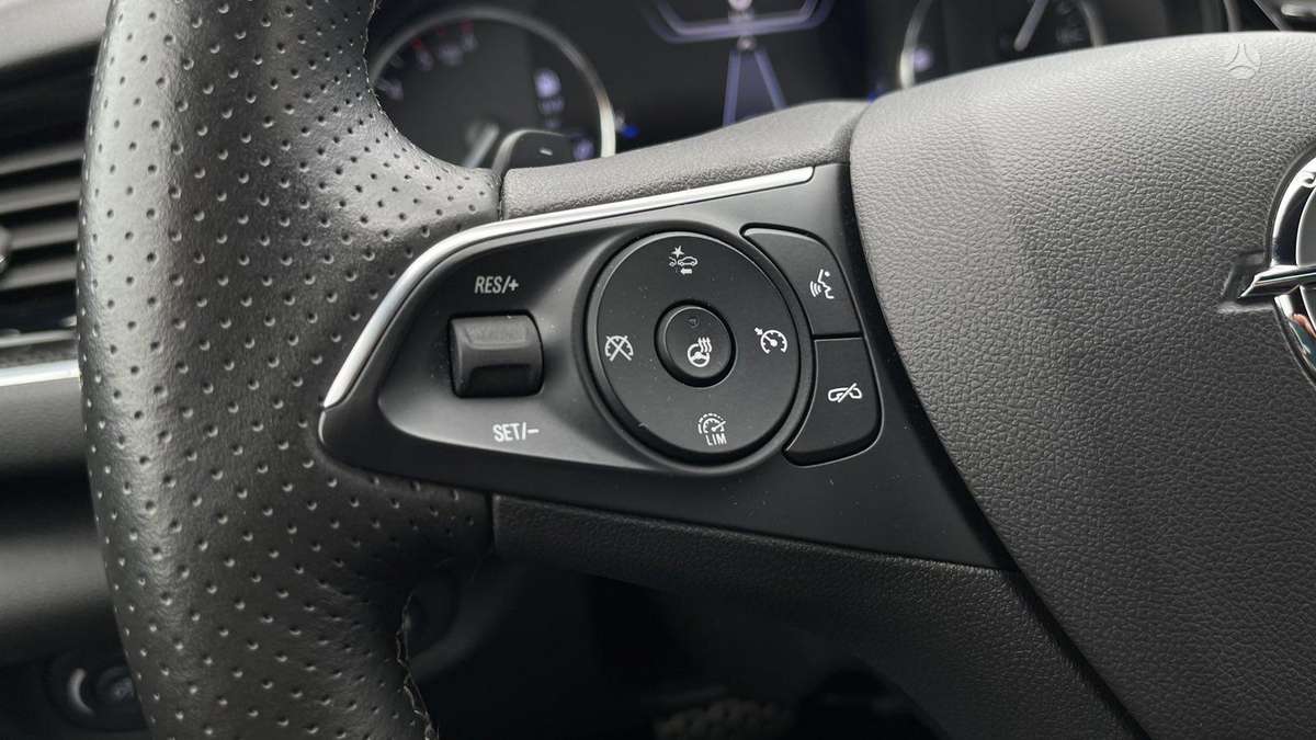 Opel Insignia, 2.0 l., hatchback