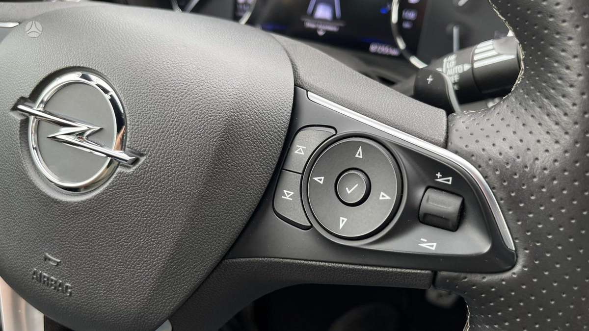 Opel Insignia, 2.0 l., hatchback