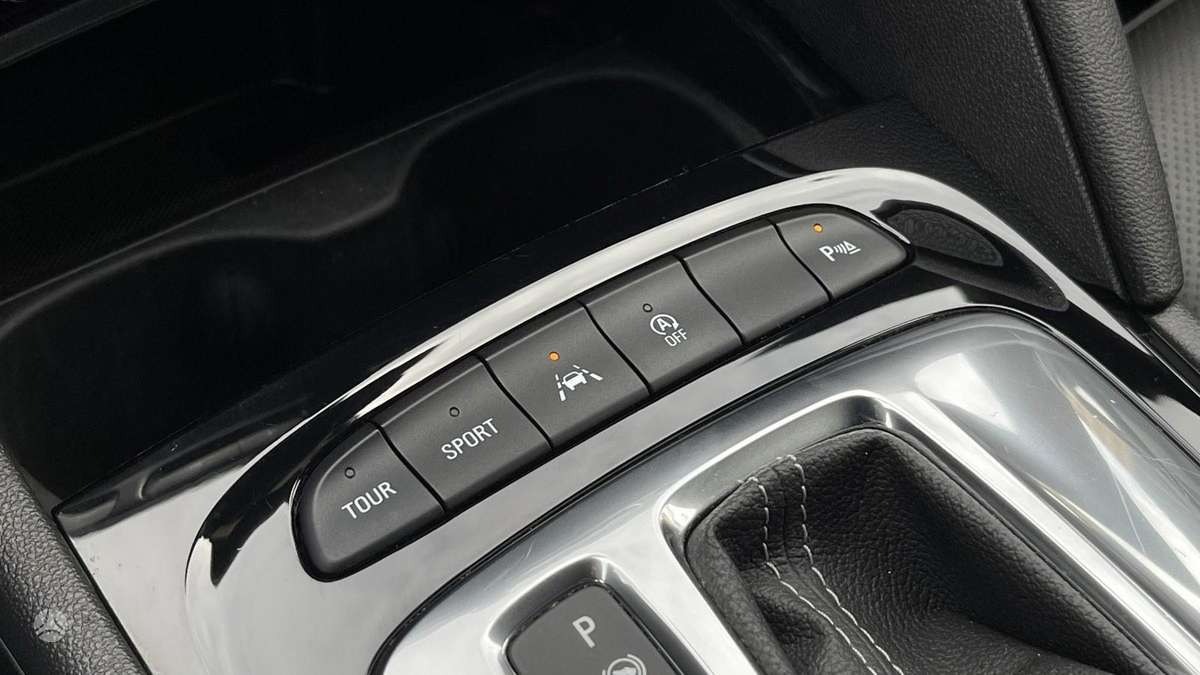Opel Insignia, 2.0 l., hatchback
