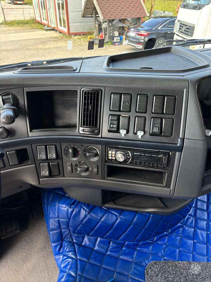 Volvo FH460, double sleeper