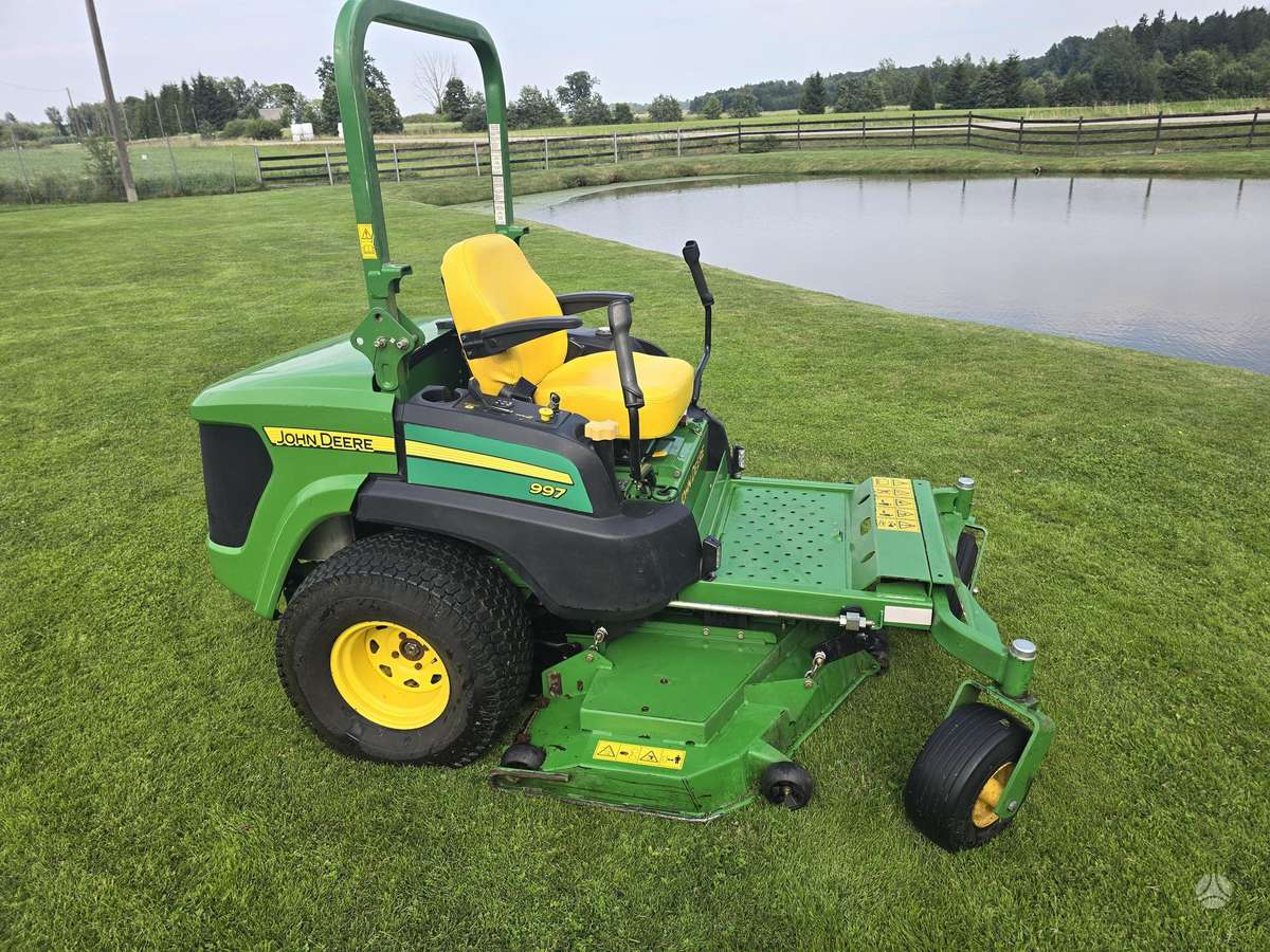 John Deere 997 Z-TRAK, traktoriai