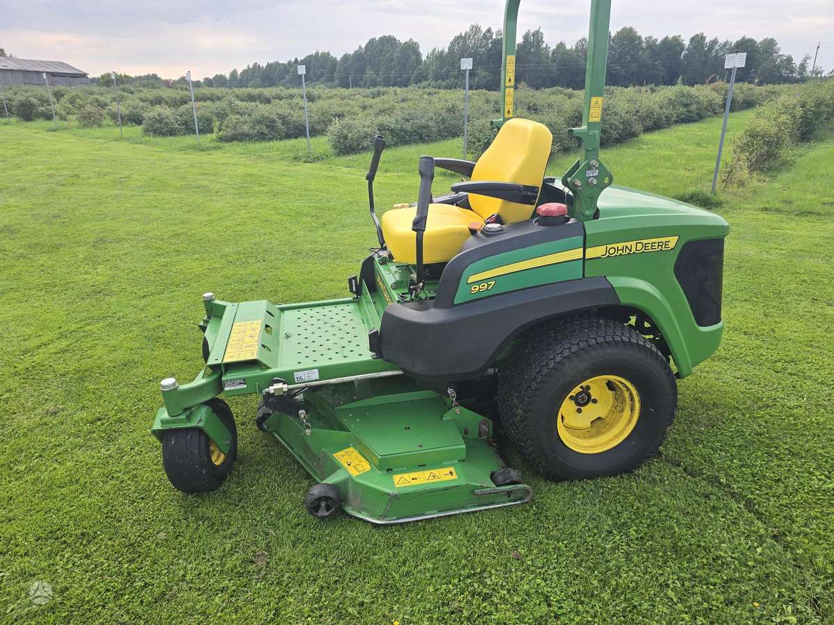 John Deere 997 Z-TRAK, traktoriai