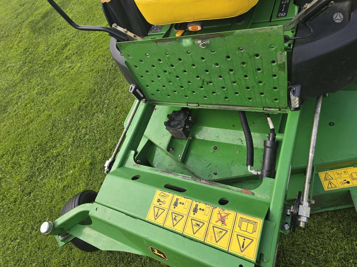 John Deere 997 Z-TRAK, traktoriai