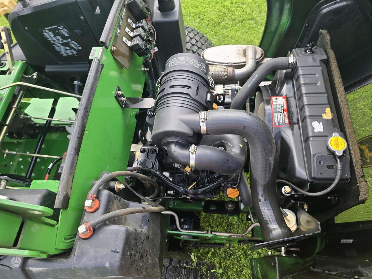 John Deere 997 Z-TRAK, traktoriai