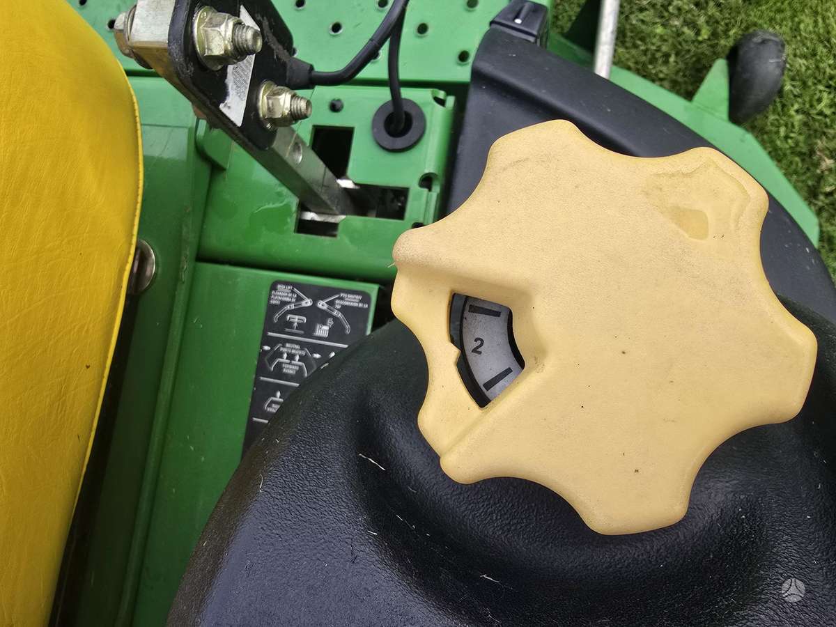 John Deere 997 Z-TRAK, traktoriai