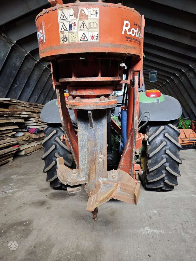John Deere 6620, drilling machine