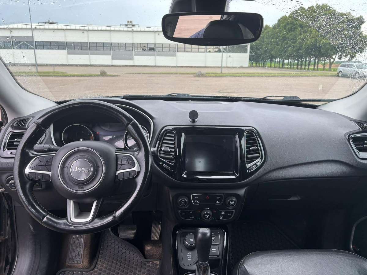 Jeep Compass, 2.0 l., off-road / crossover